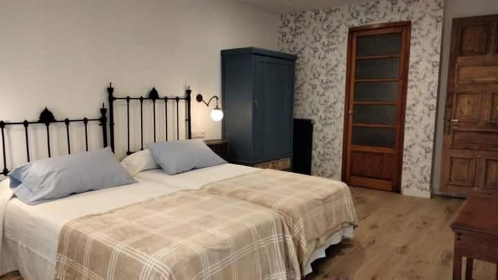 Hostal Los Aromas Villena Extérieur photo