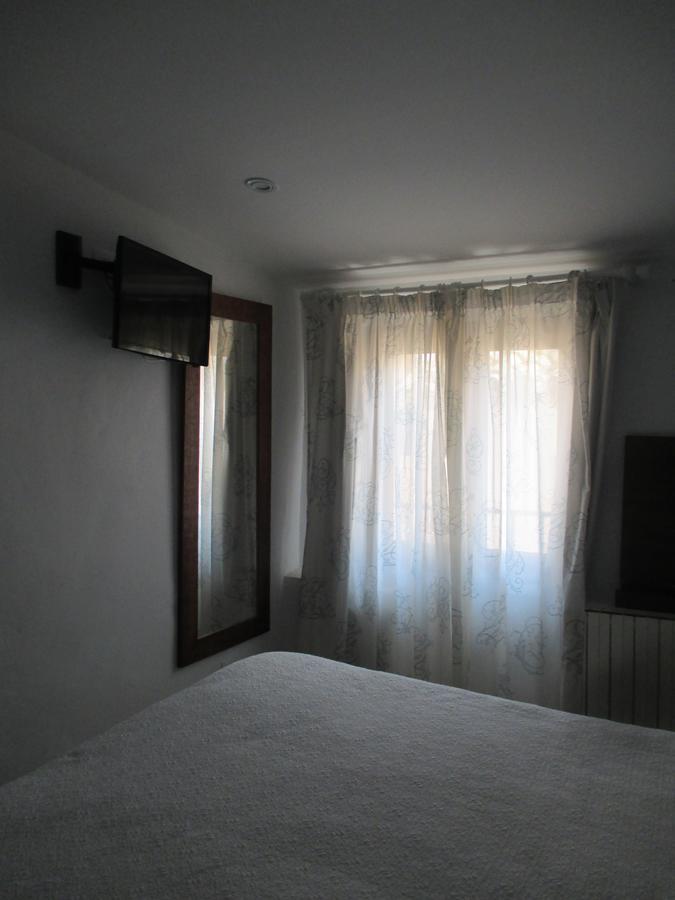 Hostal Los Aromas Villena Extérieur photo